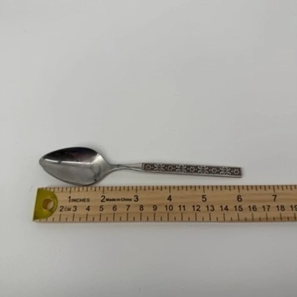 Oneida Distinction Deluxe‎ Stainless Capri Teaspoon Floral Pattern 6 Inch Spoon